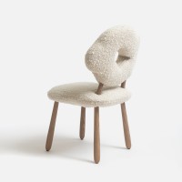 <a href="https://www.galeriegosserez.com/artistes/donnersberg-emma.html">Emma Donnersberg</a> - Cloud Chair Stratus - Chêne/Ava
